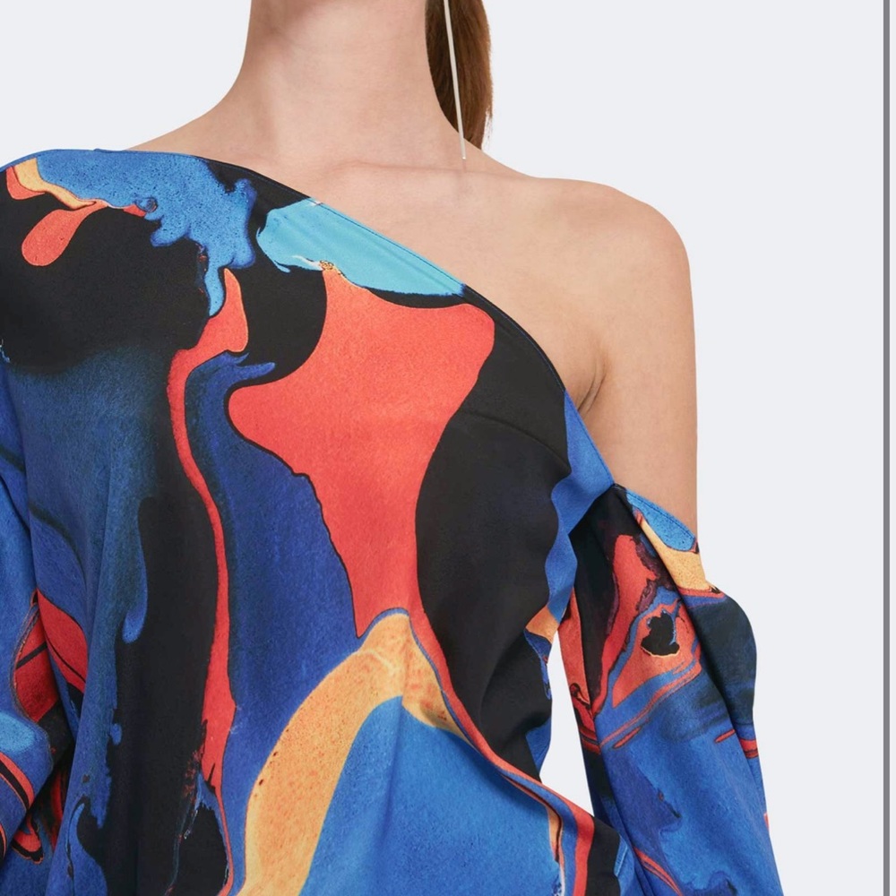 AQAQ Velma asymmetric top sz 10 US